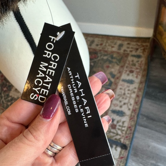 Tahari Leopard Faux Fur Cape - Picture 8 of 13